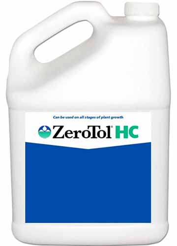 تصویر مربع نزدیک از یک بطری سفید قارچ کش ZeroTol HC جدا شده در پس زمینه سفید.