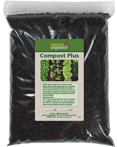 نمای نزدیک از کیسه Arbico Organics Compost Plus جدا شده روی پس‌زمینه سفید.