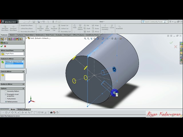 فیلم آموزشی: SOLIDWORKS ایجاد سوراخ روی بوش با زاویه 30 ضربه بزنید